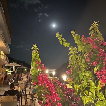 Karos Hotel Llaman Himarë Exterior foto