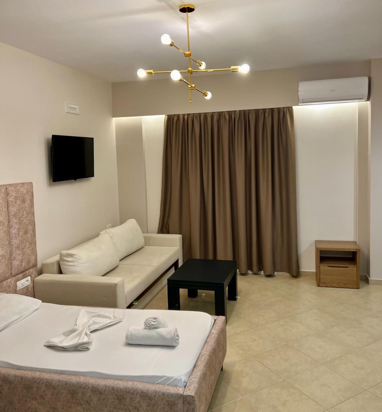 Karos Hotel Llaman Himarë Exterior foto
